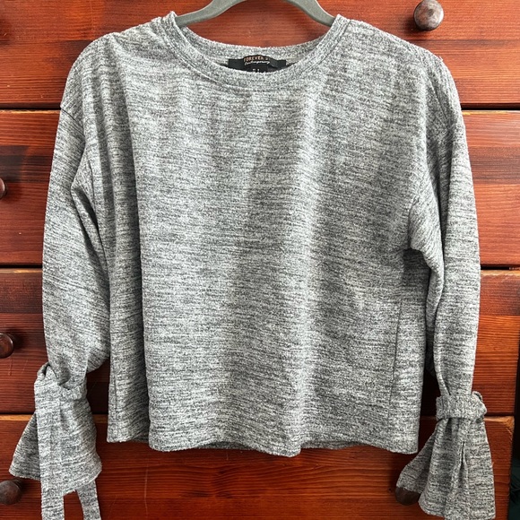 Grey Sweater - Picture 1 of 5